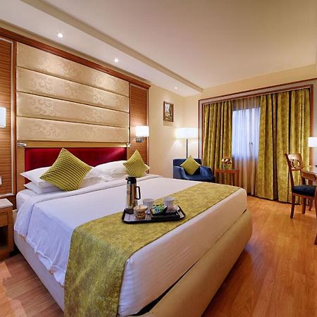 De Sovrani Hotel Calcutta Eksteriør billede