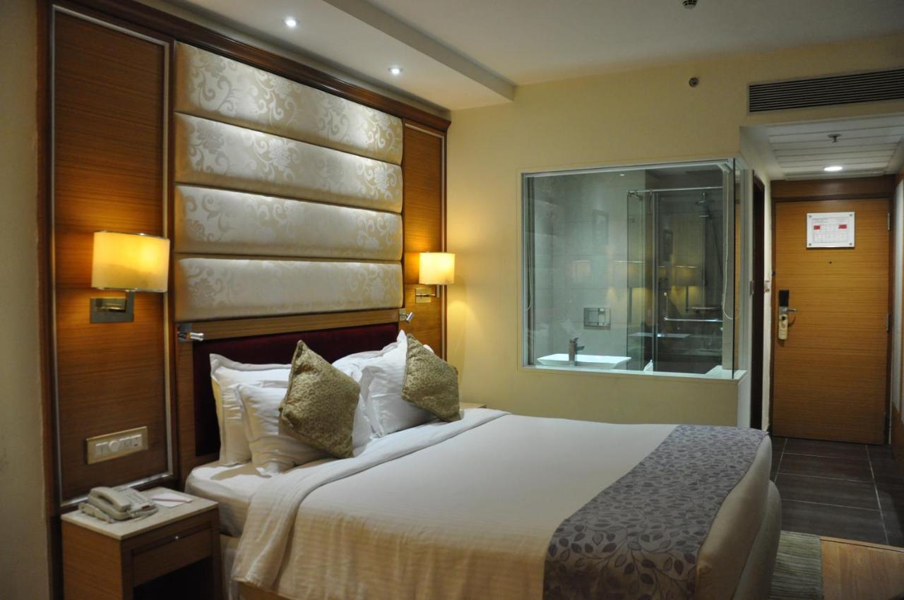 De Sovrani Hotel Calcutta Eksteriør billede