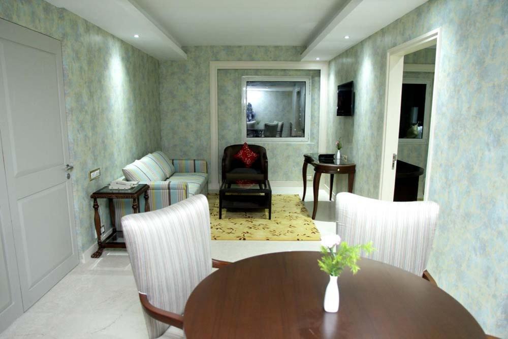 De Sovrani Hotel Calcutta Eksteriør billede