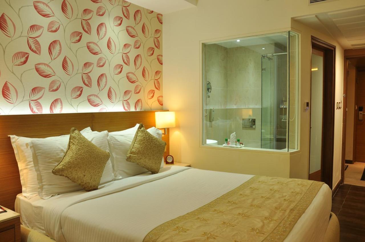 De Sovrani Hotel Calcutta Eksteriør billede