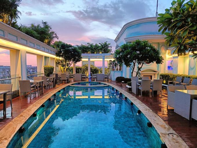 De Sovrani Hotel Calcutta Eksteriør billede