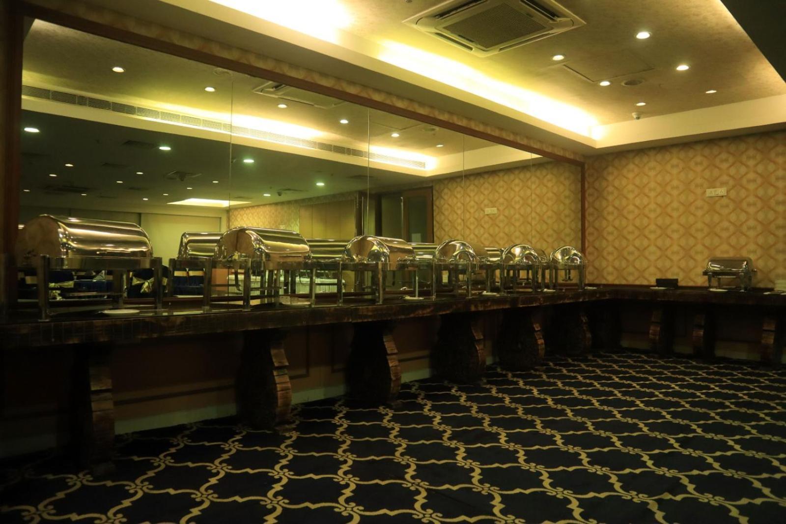 De Sovrani Hotel Calcutta Eksteriør billede