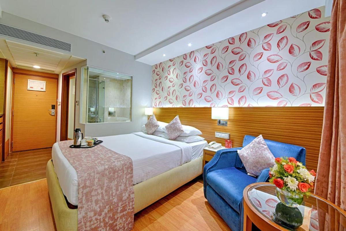 De Sovrani Hotel Calcutta Eksteriør billede